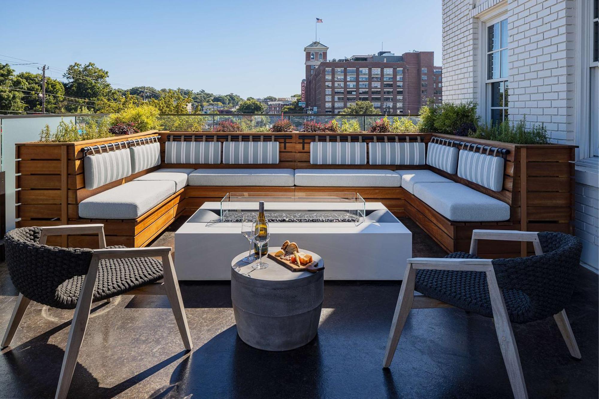 Wylie Hotel Atlanta, Tapestry Collection By Hilton Exteriör bild